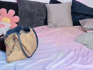 juicymilk live webcam show