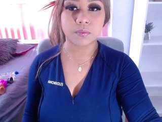 naahom1's CamSoda show and profile