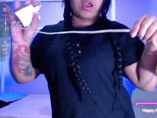 naahom1 webcam model