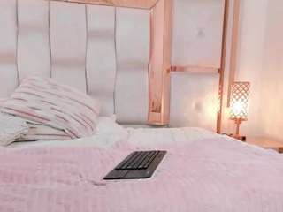 Carlee-Jones live webcam show