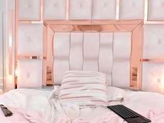 Carlee-Jones live webcam show