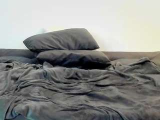 lauracolor webcam model