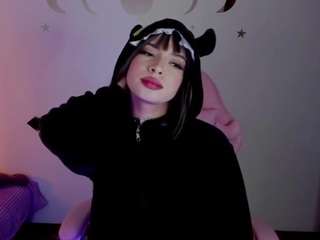 ada-lunna Live Webcam on CamSoda