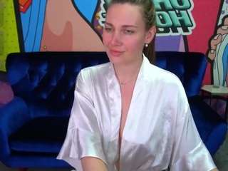 Bu model şu anda canlı. jasminnjames