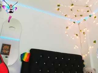 cute-charlotte live cam profile