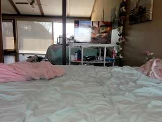 jadebay's CamSoda show and profile