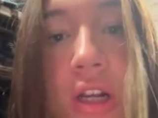 jadebay's CamSoda show and profile