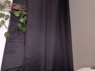 Este modelo está en vivo ahora. lexiiegrey