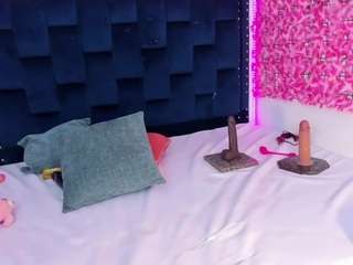 saraapril-1 webcam