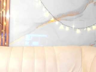 le modèle saraapril-1 est en webcam porno dans un show sur le site camsoda, il possède les tags suivants: ass,smoking,nature,asshole,plussize,pussy,role play,sexy,shaved pussy,spank,lingerie,strip,tattoos,tease,teen 18,thick,tittyfuck,young adult,lush,orgasm