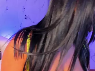 SarahGil's Live Sex Cam Show