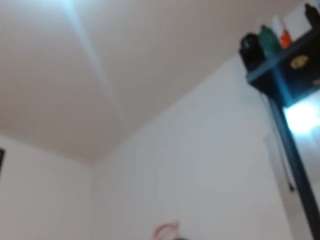 alisonpussyjuicy's CamSoda show and profile