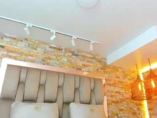 le modèle karla-dunn est en webcam porno dans un show sur le site camsoda, il possède les tags suivants: ass,pussy,lush,average,middle aged,milf,naked,no smoking,ride torso,lingerie,sexy,shaved-pussy,spank,tattoos,toys,young adult,lovense,mature,full nudity,cowgirl