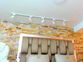 le modèle karla-dunn est en webcam porno dans un show sur le site camsoda, il possède les tags suivants: ass,pussy,lush,average,middle aged,milf,naked,no smoking,ride torso,lingerie,sexy,shaved-pussy,spank,tattoos,toys,young adult,lovense,mature,full nudity,cowgirl