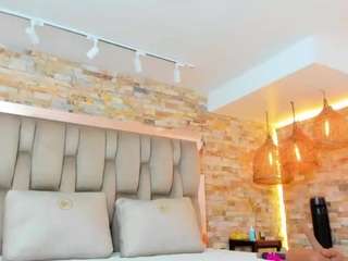 le modèle karla-dunn est en webcam porno dans un show sur le site camsoda, il possède les tags suivants: ass,pussy,lush,average,middle aged,milf,naked,no smoking,ride torso,lingerie,sexy,shaved-pussy,spank,tattoos,toys,young adult,lovense,mature,full nudity,cowgirl