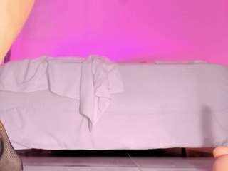 leah-grey Live Webcam on CamSoda