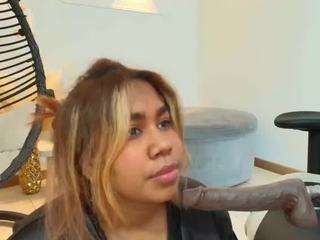 lizzie-williams Live Webcam on CamSoda