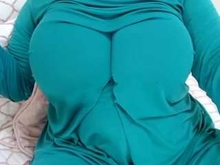 amalarabic from CamSoda is Freechat