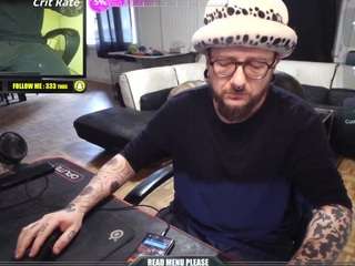 law-leek's CamSoda show and profile