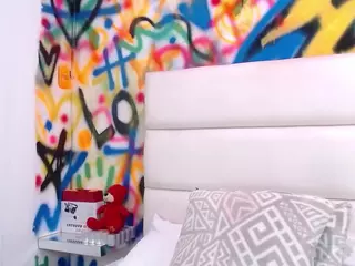 SophiaSimon's Live Sex Cam Show