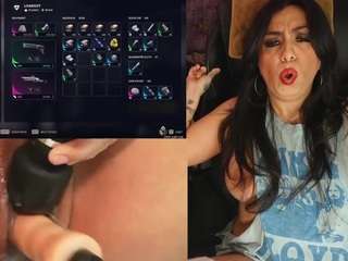 le modèle india-rae-blaze est en webcam porno dans un show sur le site camsoda, il possède les tags suivants: ass bouncing,latina,toys,tattoostina,tattoos,shaved-pussy,sexymilf,sexmachine,orgasm,no smoking,moaning,milf,average,lovense,gamerirt,dildo or vibrator,bigtitties,blowjob,brown eyes,gamer