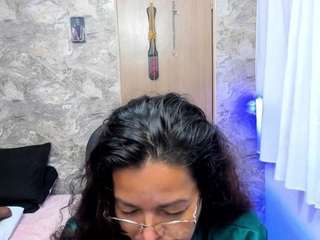 Maturepure's cam show statistics and live stream