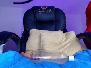 nao-kyse's CamSoda show and profile