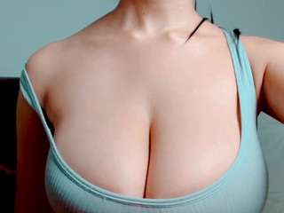 Acest model este live acum. kittyeyess