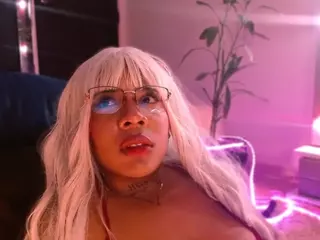 MelanyTylor's Live Sex Cam Show