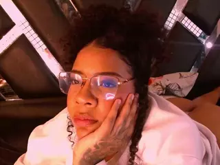 MelanyTylor's Live Sex Cam Show