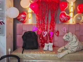 annie-ackerman's CamSoda show and profile