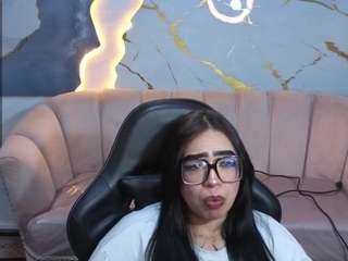 annie-ackerman Live Webcam on CamSoda