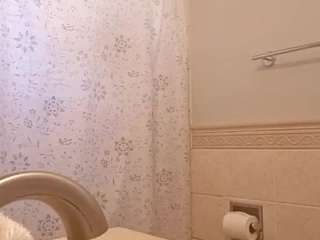Mobile, Young Adult, Teen 18,  Camiqa – Free Live Video Chat with Strangers Online