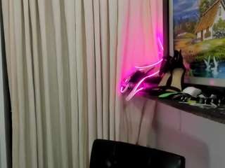 sara-slut webcam