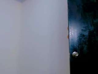 cristall-hotts from CamSoda is Freechat