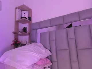  nadia-saadik1 chat room