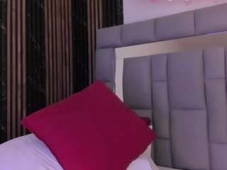 nadia-saadik1 webcam