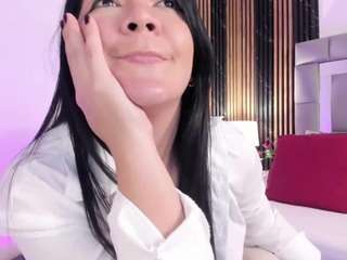 nadia-saadik1 webcam