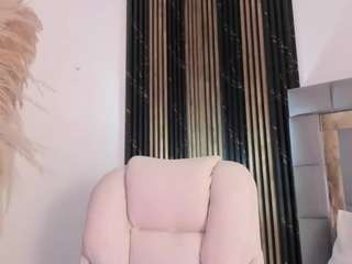 nadia-saadik1 webcam