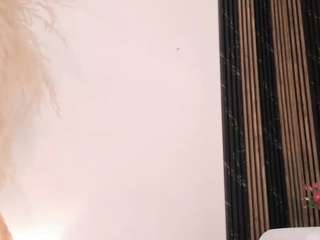 nadia-saadik1 webcam