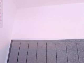 nadia-saadik1 webcam