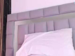 nadia-saadik1 webcam