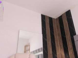 nadia-saadik1 webcam