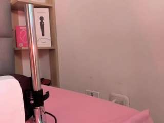 nadia-saadik1 live webcam show