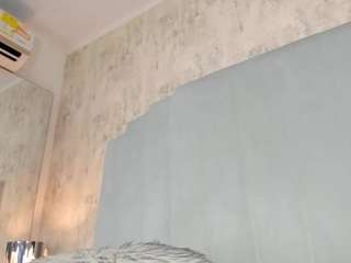 sofii-james's CamSoda show and profile