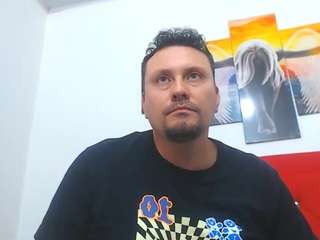 thomaxx10 Live Webcam on CamSoda