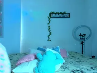 Angeline-7's Live Sex Cam Show