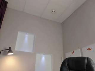 lucyyboobis webcam model