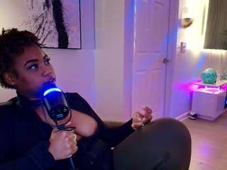 briannabrave Live Webcam on CamSoda