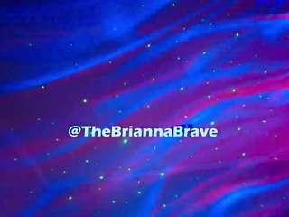 该模特正在直播。 briannabrave